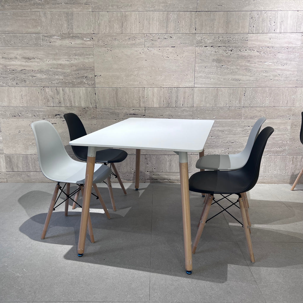 TABLE A MANGER 120*80 + 4 CHAISES SCANDY ( couleurs au choix)