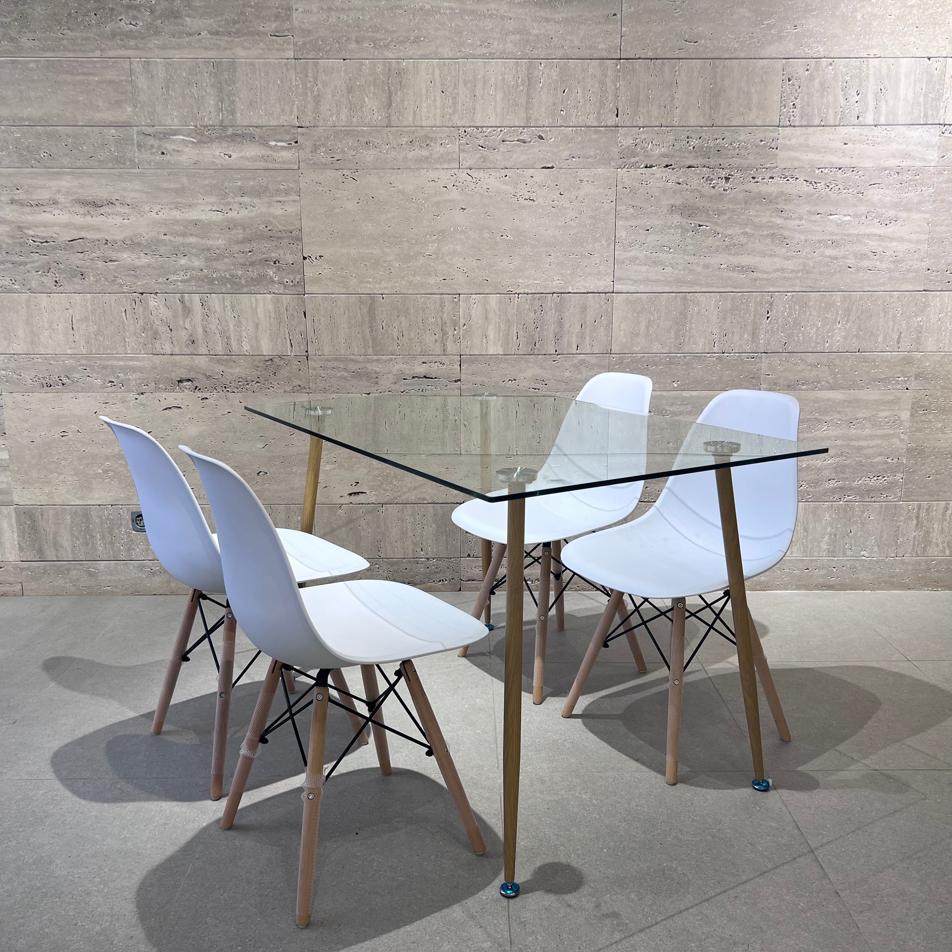 TABLE A MANGER EN VERRE 120*80 CM AVEC 4 CHAISES SCANDY