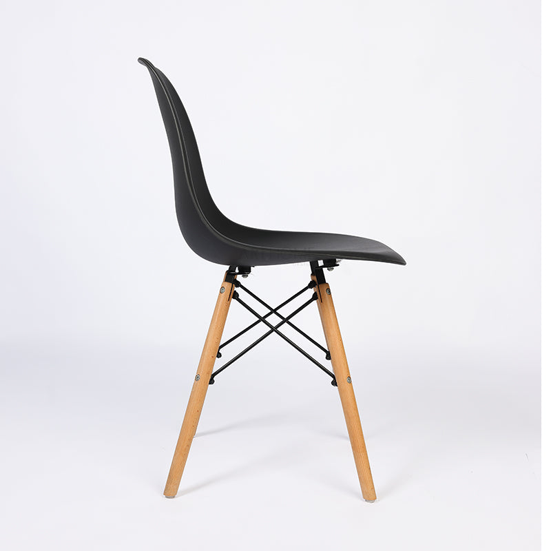 chaise_scandinave_SCANDY_NOIR_ARTHOME_ARTOFIS_1
