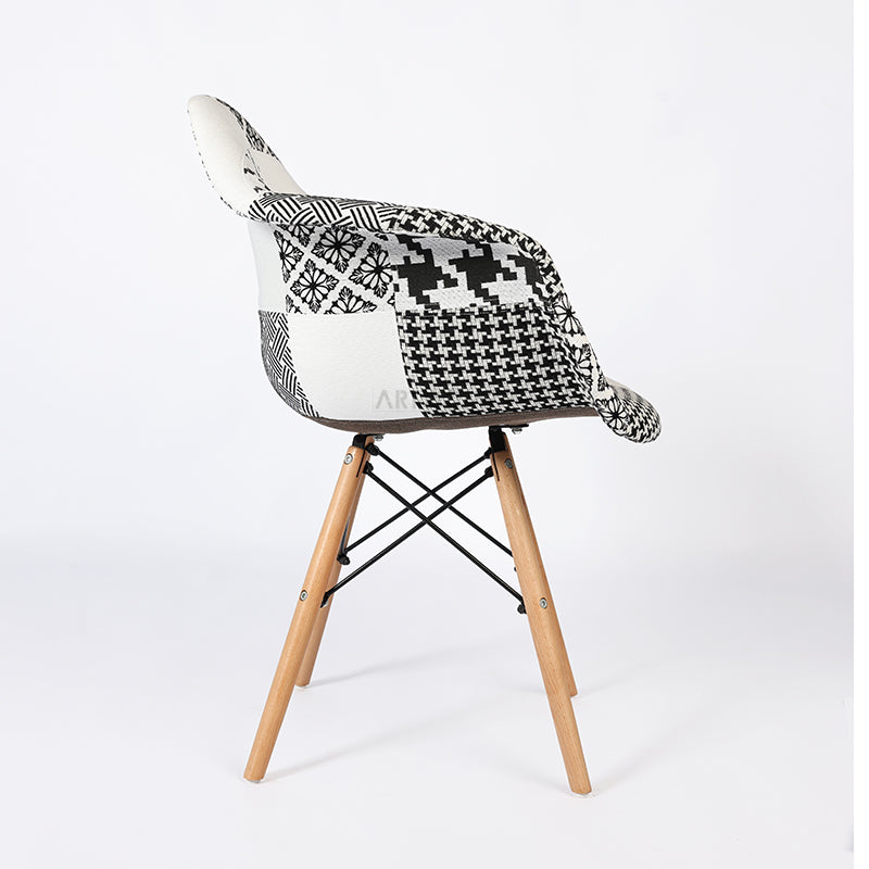 PRADO PATCHWORK NOIR & BLANC - chaise scandinave avec accoudoirs