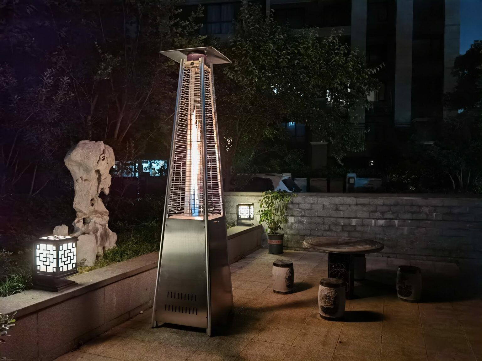 CHAUFFE TERRASSE PYRAMIDE INOX